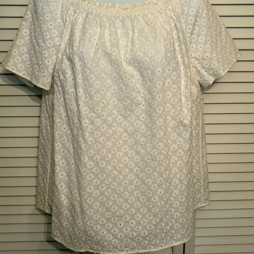 Like new eyelet top